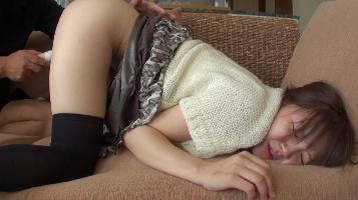 携帯販売員のいやらしい営み もえ シーン画像