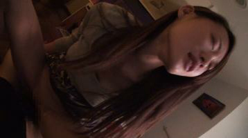 若妻湯女のいやらしい営み 恋 シーン画像