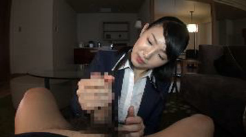 今、就活中なんですけれど、ストレスでヤリたくなっちゃうんです。お願い…明日の朝まで私を突きまくってください…。 川上彩乃 シーン画像