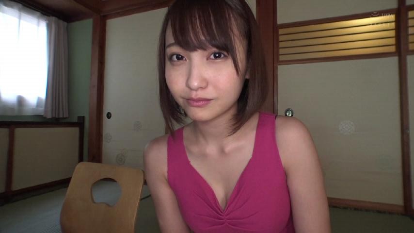 嬲り撮り3Pセックス 社員旅行中の旅館に泊まっていた1人旅の女子大生は、溜め込んだ性欲を満たすため、出会った男とハメまくるビッチちゃんだった…。 咲野の花 シーン画像