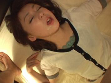 人妻白書 結城里奈 シーン画像